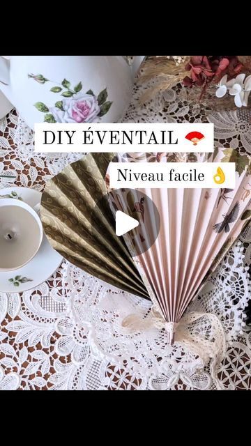 diymariagedecoetc on Instagram: "DIY ÉVENTAIL 100% récup ♻️💒  Matériel utilisé: - des chutes de papier épais, imprimé (ou pas 😉) - du ruban  - colle, ciseaux  Ultra facile et rapide pour un DIY tout joli et utile 👌❤️  #diyrecup #diyfacile #diy #diydecoration #diydecoration #diymariagechampetre" Instagram Diy, Origami, On Instagram, Instagram