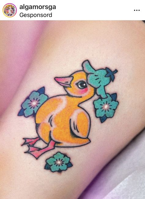 Duck With Flower Hat, Duck With Flower, Duck Flower, Old School Tattoos, Hat Tattoo, Flower Hat, Little Duck, School Tattoo, Flower Hats