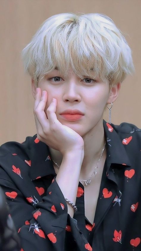 Jimin Beautiful Pictures, Park Jimin Cute Pics, Park Jimin Pics, Jimin New Pics, Jimin Hot Pics, Jimin Cute Pics, Jimin's Abs, Bts V Photos, Jimin Pictures