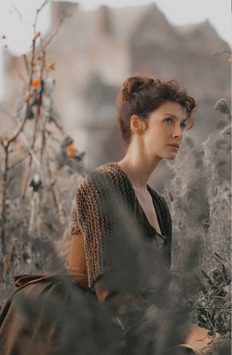 Outlander Film, Claire And Jamie, Outlander Knitting, Outlander Claire, Outlander Season 1, Outlander Book Series, Outlander 3, Outlander Casting, Outlander Tv Series