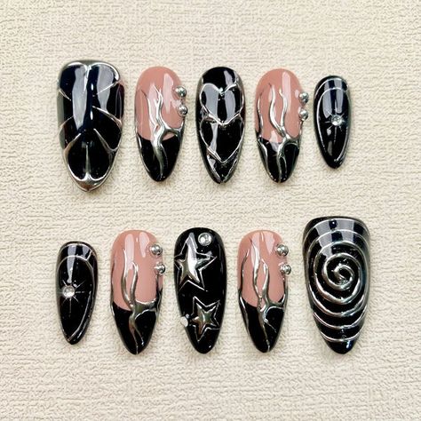 Press On Nails | Global Shipping Black Metal Nails, Nail Recommendations, Nail Designs Grunge, Black And White Nails Designs, Punk Rock Nails, Creepy Nail Art, Nude And Black Nails, Striped Nail Designs, Black Press On Nails