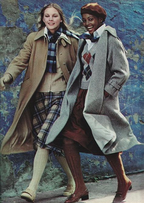 Seventies Fall Fashion, 1970s Winter Fashion, Moda 80s, 1977 Fashion, Just Seventeen, Fall Winter Coat, 60s 70s Fashion, 70s Inspired Fashion, Seventies Fashion