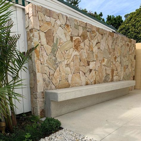 Sandstone Wall Garden, Sandstone Fence, Stone Wall Exterior, Sand Stone Wall, Driveway Wall, Sandstone Garden, Sandstone House, Boundry Wall, Sandstone Cladding