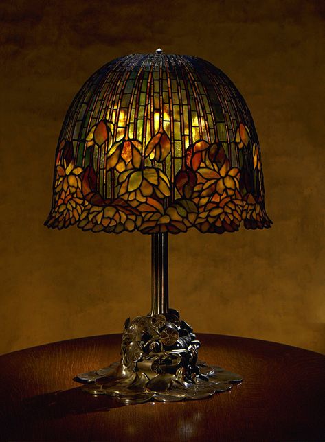 Pond Lily Lamp, c.1889-1902. Louis Comfort Tiffany. Leaded glass with bronze base Farmhouse Foyer Lighting, Lily Lamp, Pond Lily, Glamour Decor, Tiffany Style Lamp, Tiffany Art, I Love Lamp, Louis Comfort Tiffany, Tiffany Glass