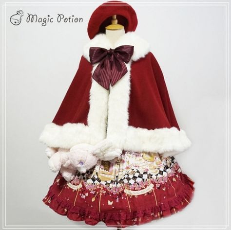 Gaun Abad Pertengahan, Winter Cape, Lolita Outfits, Magic Potion, Old Fashion Dresses, Kawaii Clothes, Indie Brands, Christmas Fashion, Harajuku Fashion