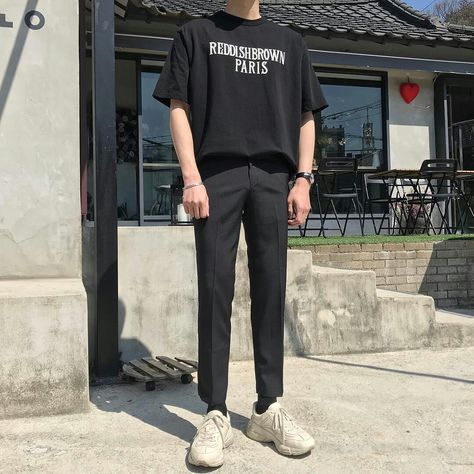 Outfit Cowok, Kpop Fashion Men, Wardrobe Change, Oversize Tshirt, Asian Aesthetic, Minimalist Fashion Men, Fashion Boy, Desktop Wallpaper Art, Guys Clothing Styles