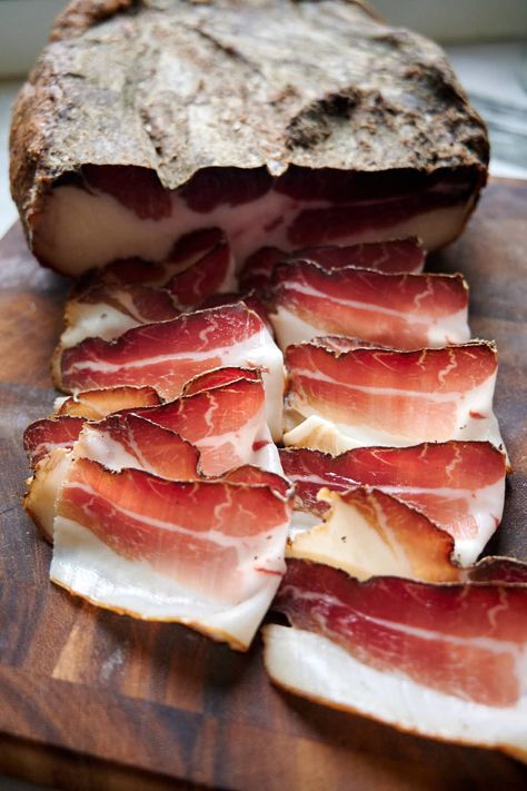 Speck - Italian smoked and dry-cured boneless ham. Cured, smoked and matured for 6 months. So good! Boneless Ham, Cured Meat Recipes, Homemade Sausage Recipes, Charcuterie Recipes, Homemade Sausage, Smoked Food Recipes, Processed Meat, Deli Meat, Bacon Recipes