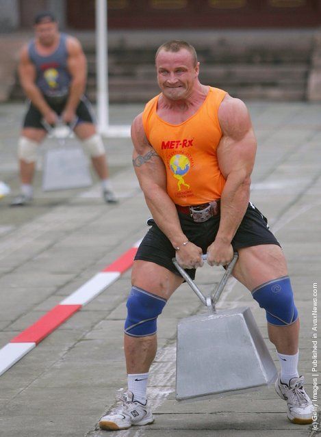 Musclemen Making Funny Faces Weight Lifters, Strongman Training, World's Strongest Man, Strongest Man, Keto Pills, Make Funny Faces, Highland Games, Launching Soon, Men's Health