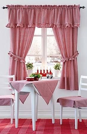 crisp red & white check Cortinas Country, White Kitchen Curtains, Red Cottage, Country Curtains, Kitchen Window Treatments, Red Decor, Chic Bathrooms, घर की सजावट, Red Kitchen