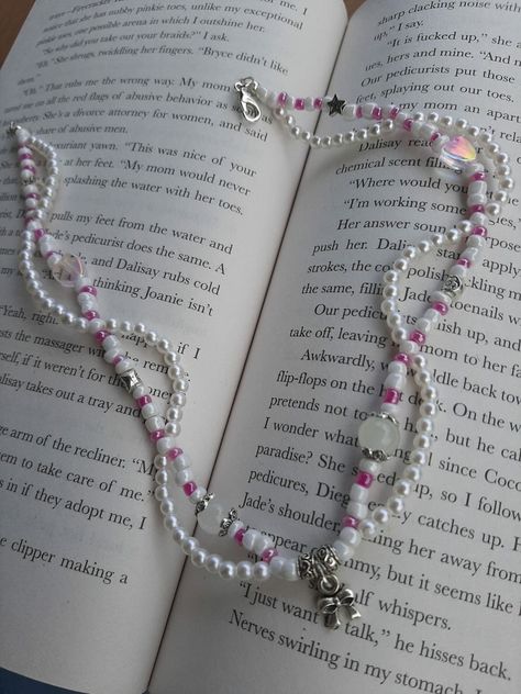 Pink And White Seed Bead Necklace, Pink And White Pearl Necklace, Diy Pink Necklace, Pink And White Beaded Necklace, Pink Bead Jewelry, Kalung Beads, White Bead Necklace, Collar Rosa, Pink Beaded Necklace