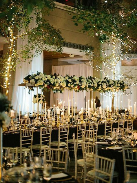 White And Gold Wedding Themes, Emerald Green Wedding Theme, Green Wedding Decorations, Green Gold Weddings, White Wedding Decorations, New Years Wedding, Nye Wedding, Green Themed Wedding, White Wedding Theme