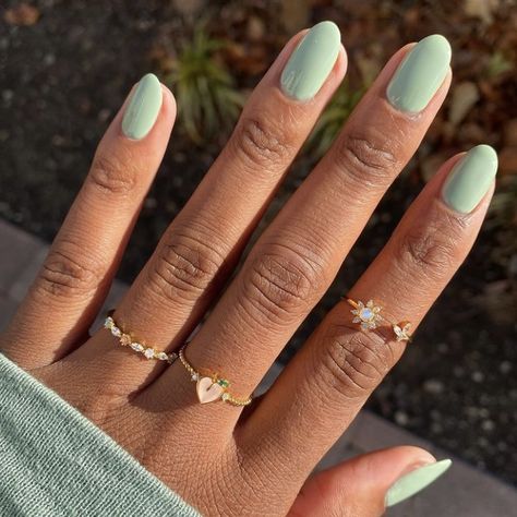 26 Beautiful Nail Designs for Short Nails That You Can Wear All Year – Cute DIY Projects Mint Nails, Green Acrylic Nails, August Nails, April Nails, Nagellack Trends, Spring Acrylic Nails, Summer Nail Designs, Nails Aesthetic, Green Nail