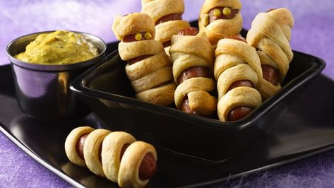 Halloweenies with Mustard Dip Recipe - Pillsbury.com Cocktail Weenies, Mustard Dip, Halloween Breakfast, Halloween Food Treats, Quick And Easy Appetizers, Halloween Appetizers, Halloween Recipes, Dip Recipes, Appetizers Easy