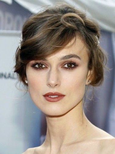 Brown smokey eyes are perfect for rustic weddings, photo via Pinterest/Dailymakeover.com Keira Knightley Makeup, Keira Knightley Hair, Wedding Makeup For Brunettes, Wedding Hairstyles And Makeup, Wedding Makeup For Brown Eyes, Best Wedding Makeup, Brunette Makeup, Hair Color Burgundy, Smokey Eye For Brown Eyes