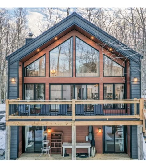 Cabin exterior color schemes