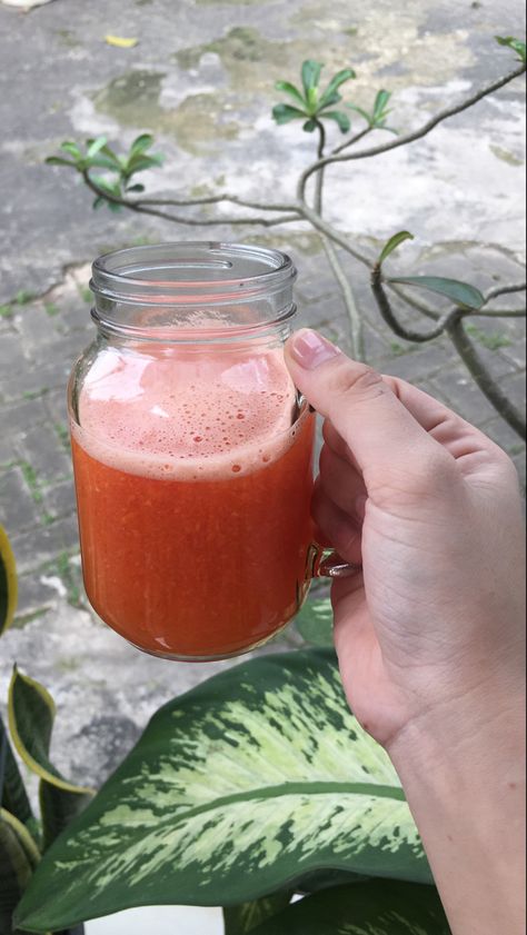 Jus Alpukat Aesthetic, Jus Mangga Aesthetic, Jus Tomat, Snap Food, Mason Jar Mug, Mason Jars, Dessert Recipes, Tableware