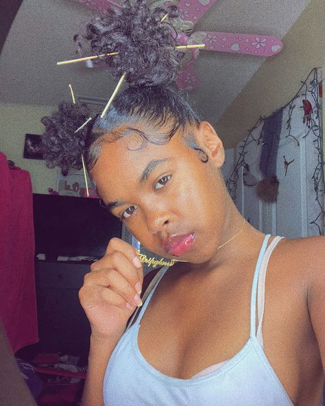 L o s A n g e l e s ✨ on Instagram: “I went and copped the chopsticks, put em in my bun just to pop shit ❤️ (Lovee my collab with them , look at my dripglosss necklace from…” Two Buns Hairstyle, Chopstick Hair, Edges Hair, Peinados Recogidos, Pinterest Hair, Natural Hair Styles Easy, Slick Hairstyles, Hair Laid, Chun Li