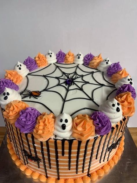 Halloween Cakes For Men, Fall Bday Cake Ideas, Halloween Dq Cakes, Halloween Cake Inspiration, Halloween Pumpkin Cake Design, Two Spooky Cake, Simple Halloween Cake Designs, Halloween Round Cake Ideas, Halloween Drip Cake