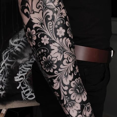 Dark Skin Tattoo, Letters Tattoo, Trippy Tattoo, Art Nouveau Tattoo, Nouveau Tattoo, Full Leg Tattoos, Floral Tattoo Sleeve, Full Body Tattoo, Arm Band Tattoo