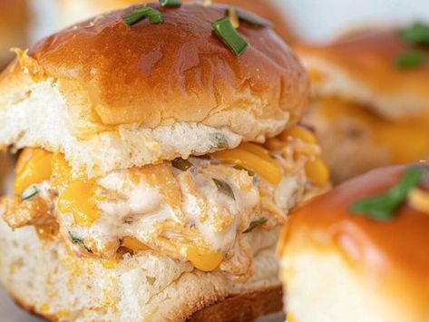 Melt-in-Your-Mouth Crack Chicken Sliders Recipe: Easy and Loaded with Flavor - NewsBreak Chicken Ranch Sliders, Pizza Grilled Cheese Recipes, Baked Potato Salad Recipe, Ranch Sliders, Ham Hocks And Beans, Cheesy Meatloaf, Sliders Recipes Chicken, Cookie Recipes Oatmeal Raisin, Oatmeal Raisin Cookies Chewy