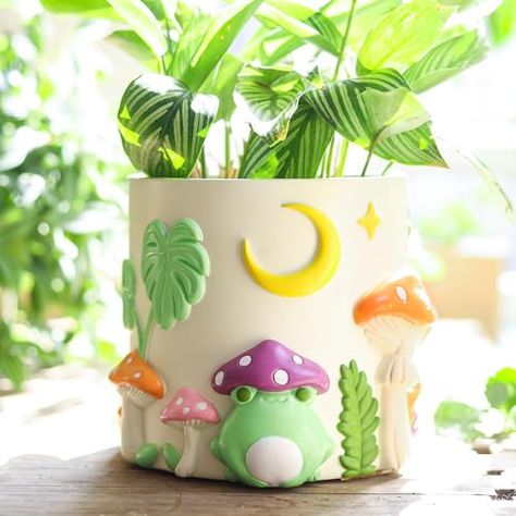 Frog Garden, Pots For Indoor Plants, Retro Mushroom, Pottery Plant Pot, Planting Sunflowers, Green Xmas, Colorful Planters, Garden Plant Pots, Succulents Decor