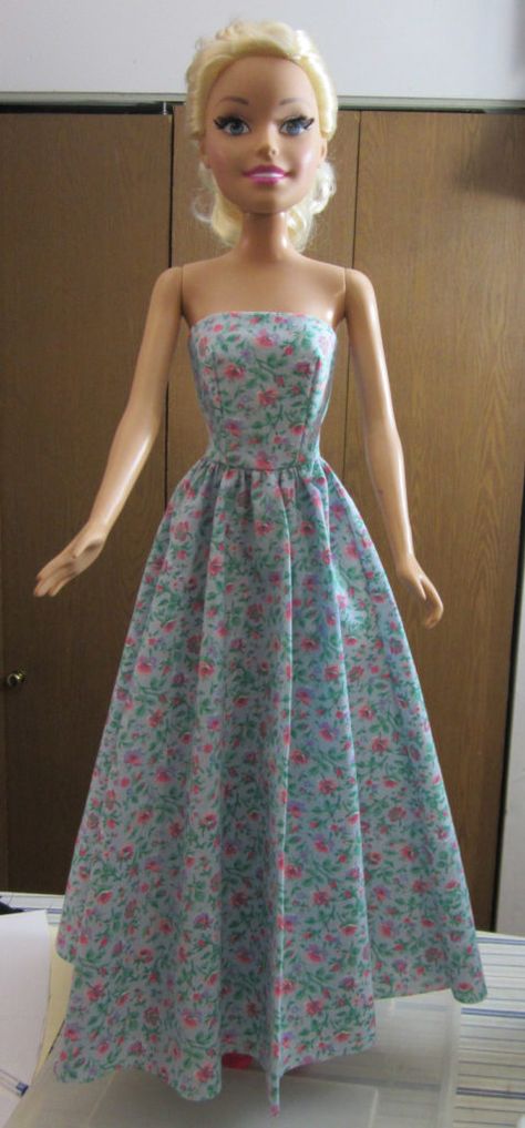 Barbie Best Fashion Friend Strapless Dress Pattern - Janel Was Here 90s Barbie Dolls Clothes, Barbie Sewing Patterns Free Printable, Barbie Prints, Strapless Dress Pattern, My Size Barbie, Accessoires Barbie, Barbie Dress Pattern, Sewing Barbie Clothes, Barbie Sewing Patterns