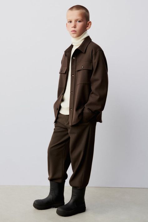 Boys' Boy Clothes | ZARA Ireland - Page 2 Zara Kids Boys, Teen Boy Outfits, Faux Shearling Jacket, Zara Boys, Kids Hair Cuts, Round Neck Sweatshirts, Zara Kids, Boy Clothes, Pleated Pants