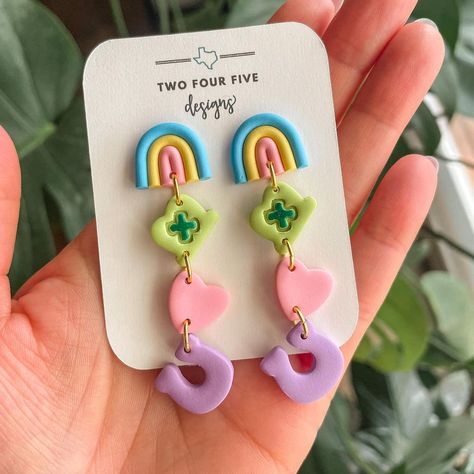 Polymer Clay Lucky Charms, Clay Earrings Inspiration, Cute Clay Earrings Diy, Porcelain Clay Jewelry, Cute Polymer Clay Earrings, Teacher Earrings, Diy Earrings Polymer Clay, Handmade Clay Jewelry, Clay Diy Projects