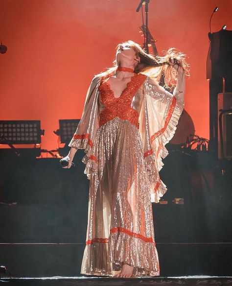 Florence And The Machine Outfits, Florence Welch Dress, Florence Welch Outfits, Florence Welch Aesthetic, Florence Style, Whimsical Dresses, Florence Welch Style, Mermaid Queen, Witchy Outfits