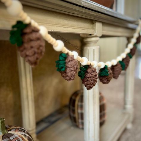 Winter Garland Crochet, Crochet Christmas Decorations Garland, Crocheted Garland Christmas, Crochet Xmas Garland, Crochet Winter Garland, Crochet Holiday Garland, Fall Crochet Garland, Crochet Fall Garland, Crochet Garland Christmas