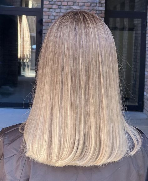 #BlondeHairGoals #BlondeTransformation #HairMakeover #BlondeBeauty #BlondeAmbition #HairInspo #BlondeBombshell #BlondeJourney #NewHairWhoDis #BlondeVibes #HairTransformation #BlondeLife #BlondeHighlights #BlondeObsessed #BlondeMagic Long Lob, Blonde Hair Goals, Perfect Blonde Hair, Blonde Hair Transformations, Beige Hair, Color Rubio, Perfect Blonde, Blonde Hair Looks, Hair Makeover