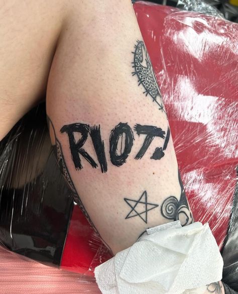 Punk Sleeve Tattoo, Rock Star Tattoos, Riot Grrrl Tattoo, Bandito Tattoo, Rock Music Tattoo, Punk Tattoo Grunge, Megadeth Tattoo, Trans Tattoo, Punk Tattoo Ideas