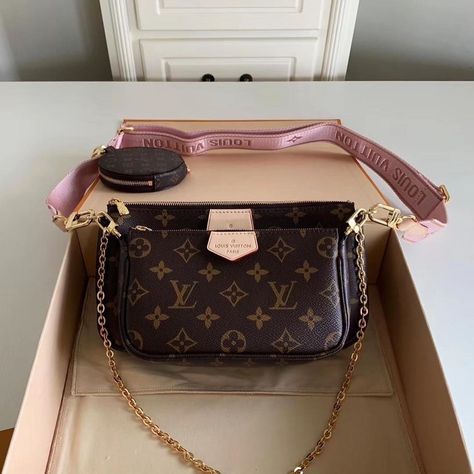 Fendi Purse, Round Coin Purse, Lv Backpack, Top Designer Bags, Louis Vuitton Logo, Designer Belts, Louis Vuitton Pochette, Lv Monogram, Bvlgari Bags