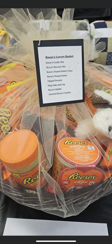 Peanut Butter Gift Basket, Reeses Gift Basket, Reese’s Gift Basket, Reeses Gift Ideas, Peanut Butter Dipped Pretzels, Appreciation Themes, Reeses Brownies, Reeses Cookies, Teacher Appreciation Themes