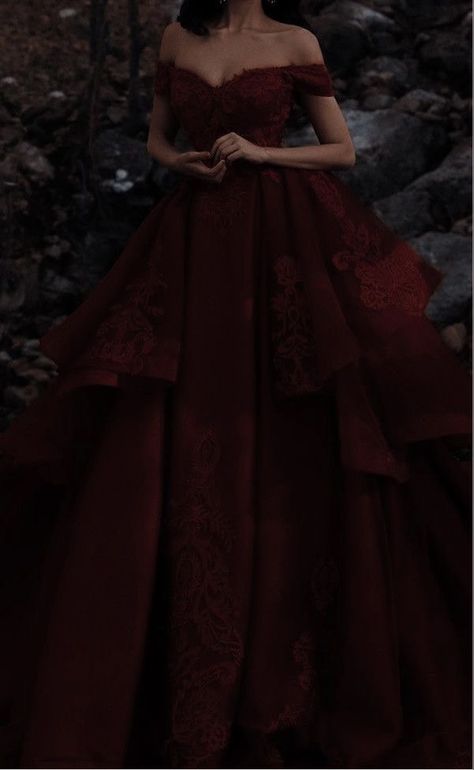 Mascarade Dresses, Gown Aesthetic, Maroon Gown, Masquerade Ball Gowns, Red Ball Gown, Mattheo Riddle, Prom Dress Inspo, Ball Gowns Princess, Tulle Ball Gown