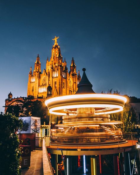 Spinning, round like a record 😜 :::::::::::::::: The Parc d'Attractions del Tibidabo is a popular amusement park that opened in 1901 as part of a development of a garden city on the slopes of the Tibidabo. Doctor Andreu, one of the backers of the project envisioned a fairground that would convert the Tibidabo into a 'Magic Mountain'.   ::::::::::::::: 📸: @joelsaura #iamaboldtraveller Magic Mountain, Parc D'attraction, Garden City, Barcelona Spain, Amusement Park, The Project, Empire State Building, A Garden, Spinning