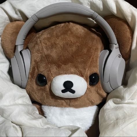 Pfp Rilakkuma, Wearing Headphones, Rilakkuma, Headphones, Teddy Bear