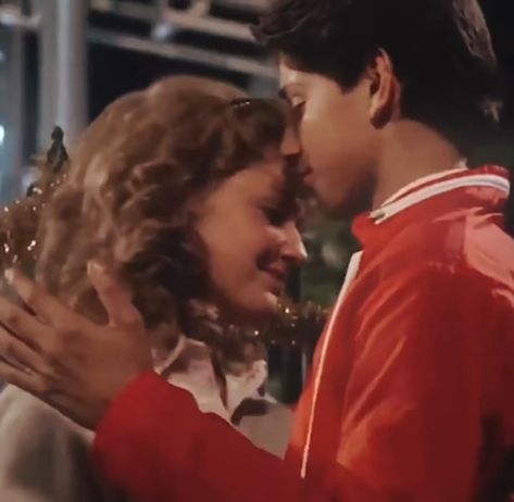 Ralph Macchio Girlfriend, Ralph Macchio Matching Pfp, Ralph Macchio In A Suit, Ralph Macchio Kissing, Ralph Macchio Kiss, Ralph Macchio Kissing Scene, Ralph Macchio Photoshoot, Ralph Macchio Shirt Off, Ralph Macchio 80s