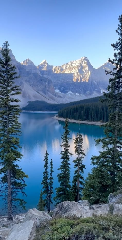 Image Nature, Landscape Photography Nature, Pretty Landscapes, Wallpaper For Your Phone, Banff National Park, Beautiful Scenery Nature, Pretty Wallpapers Backgrounds, Alam Yang Indah, Beautiful Nature Pictures