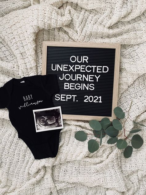 Baby Accouncement, Unexpected Pregnancy Announcement, Diy Pregnancy Announcement, Simple Pregnancy Announcement, Family Baby Announcement, Baby Surprise Announcement, Surprise Pregnancy Announcement, Unexpected Pregnancy, Baby Announcement Photoshoot