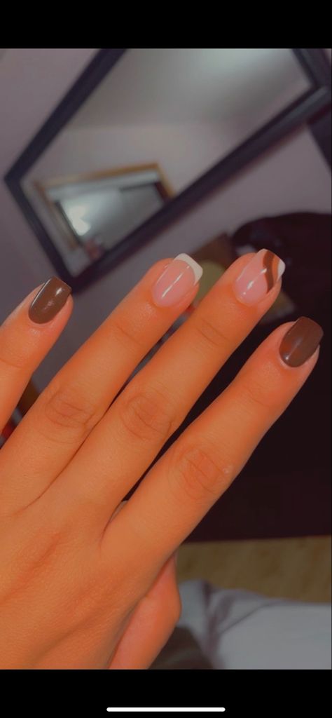 Colored Tips Nails Square, Fallnails 2022, Brown Gel Manicure, Short Nails Ideas French Tip, Fall Color French Tip Nails, Fall Nail Tips, Fall Nails French Tip, Fall French Tips, Fall French Tip Nails