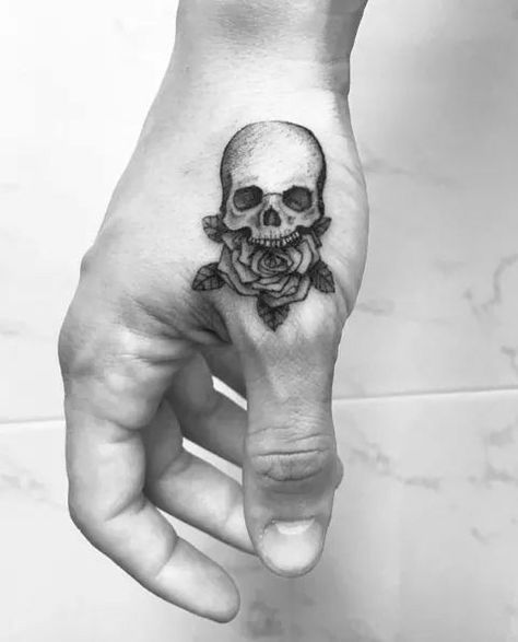 Skull Finger Tattoos, Small Skull Tattoo, Full Hand Tattoo, Tattoo Son, Skull Hand Tattoo, Tattoo Filler, Biker Tattoos, Hand And Finger Tattoos, Hand Tats