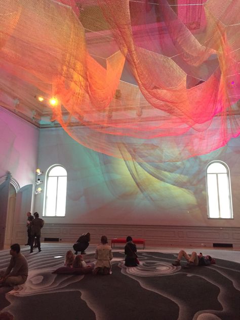 Renwick Gallery Washington Dc, Travel Pictures Airport, Girl Best Friends Aesthetic, Trip With Friends Aesthetic, Bestie Vacation, Bestie Travel, Janet Echelman, Renwick Gallery, Well Art