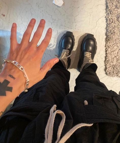 Rick Owens Tattoo, Rick Owen Fit, Rick Owens Vans, Joy Divizn, Streetwear Rick Owen, Demon Time, Rick Owens Strobe Vans, Destroy Lonely, Fit Board