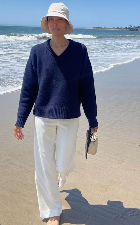 Blue And White Coastal Outfit, Coastal Grandma Winter Fashion, Coastal Grandaughter Sweaters, Coastal Grandmother Sweater, Coastal Grandmother Winter Clothes, Coastal Auntie, Old Money Summer Outfits, Old Money Summer, Chique Outfit