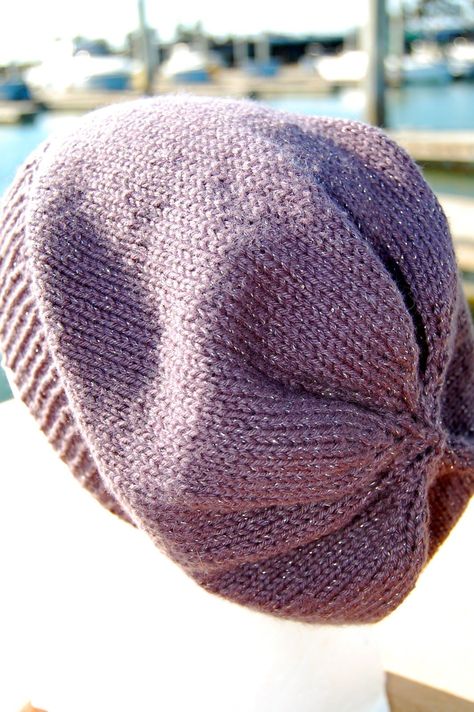 Here's a new pattern for your head to enjoy!!     Super Simple Slouchy Beanie©   Designed by Alena Woods aka “ Buters ” on Ravelry   www.bi... Slouchy Beanie Pattern, Beret Pattern, Lucet, Knitting Patterns Free Hats, Hat Knitting, How To Purl Knit, Beanie Pattern, Slouchy Beanie, Hat Knitting Patterns