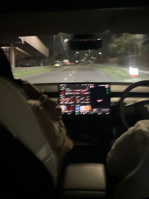 Tesla Aesthetic Night, Tesla Car Aesthetic, Car Tesla, Tesla Aesthetic, Recreate Pics, Snap Pics, Night Drives, 2024 Goals, Late Night Drives