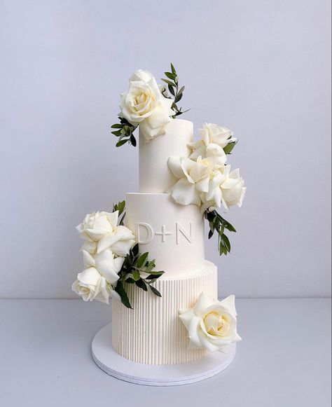 Wine Wedding Cake, K Cake, Disney Castle Cake, Wedding Cake With Initials, Textured Wedding Cakes, Geode Cake Wedding, Wedding Cake Pearls, Wedding Cake Fresh Flowers, Wedding Swag