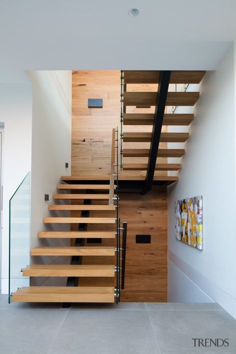 A simple staircase with a largely u... - Gallery - 3 | Trends Simple Staircase, Stair Cases, Staircase Design Modern, Stairs Design Interior, Stair Railing Design, Architecture Bathroom, Stairway Design, Stairs Design Modern, Stairs Architecture