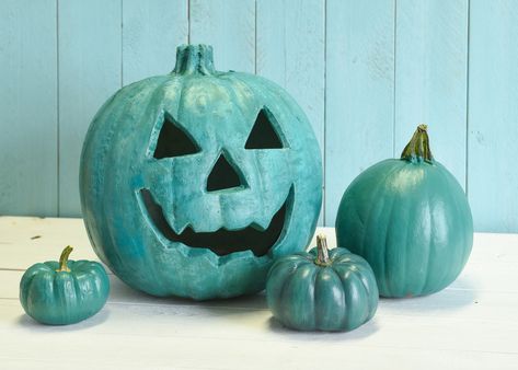 An estimated 1 in 13 children in the U.S. have a food allergy, making it difficult for them to celebrate Halloween. Want to help? Place a teal pumpkin in front of your home to signify that you have non-food treats available. #TealPumpkinProject Teal Pumpkin Ideas, Teal Halloween, Teal Pumpkin Project, Teal Pumpkin, Seasonal Drinks, Thanksgiving Inspiration, Pumpkin Projects, Healthy Halloween, Pumpkin Carving Templates